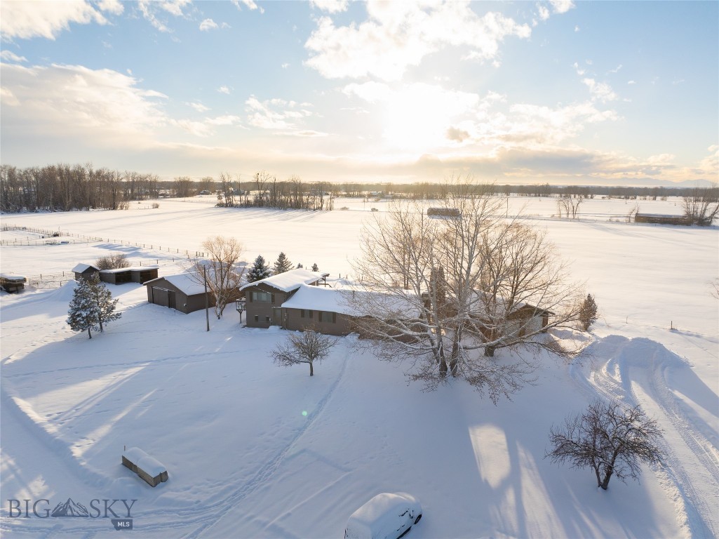 2521 Weaver Lane
