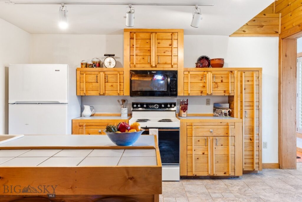 2555 Little Coyote Road