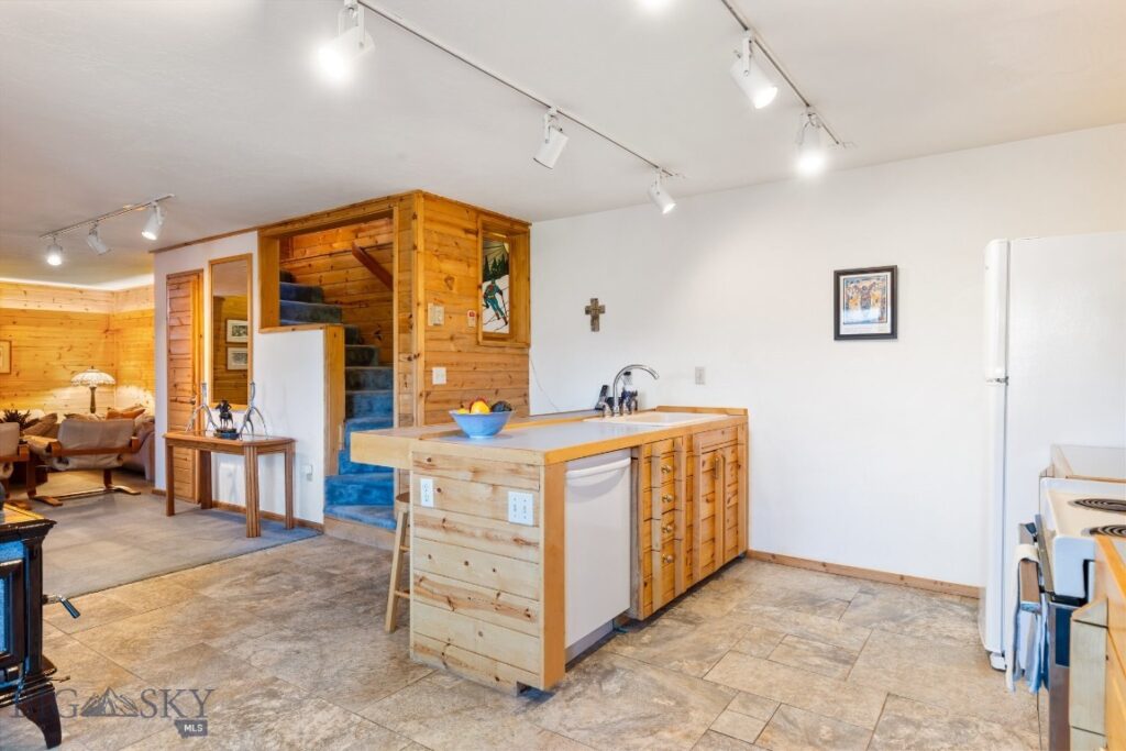 2555 Little Coyote Road