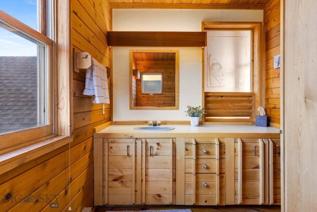 Big Sky MT 59716 - 24