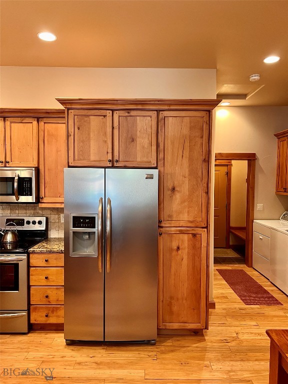 2556 Weeping Rock