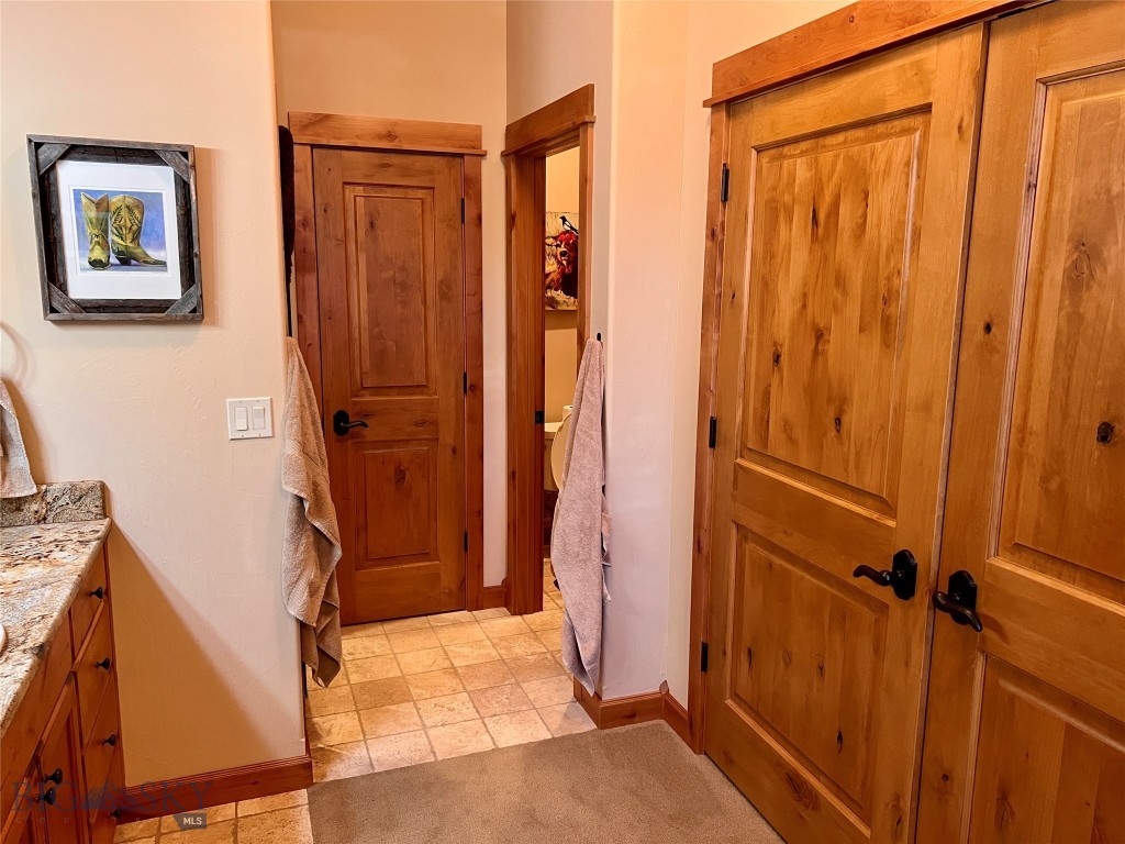 2556 Weeping Rock