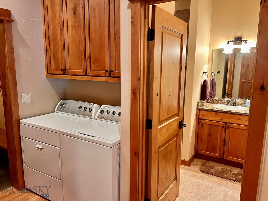 2556 Weeping Rock
