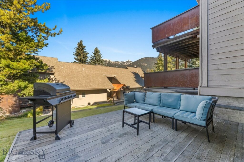 2575 Curley Bear Road