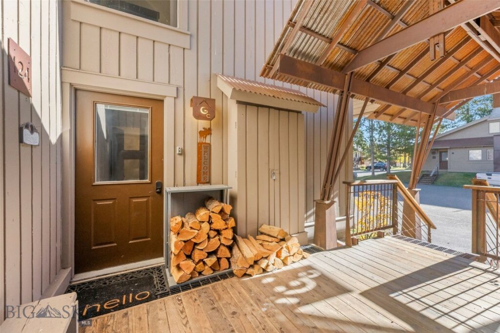 2575 Curley Bear Road
