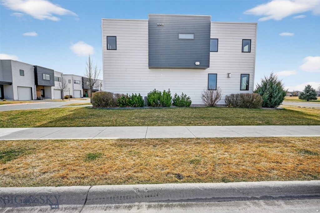 2586 Milkhouse Avenue