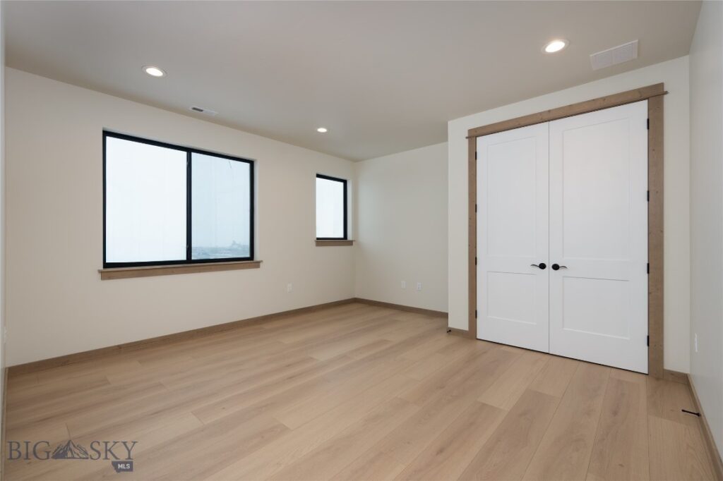 2605 Fremont Street