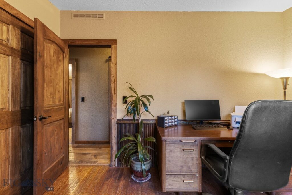2621 Jackrabbit Lane