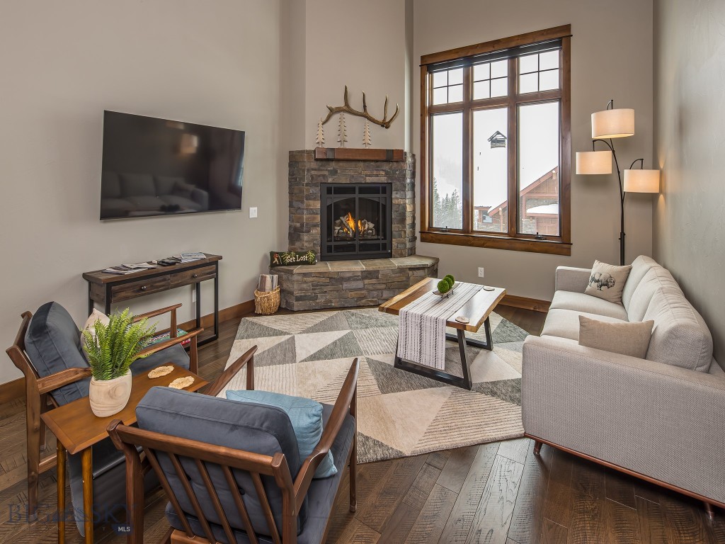 27 Heavy Runner Road