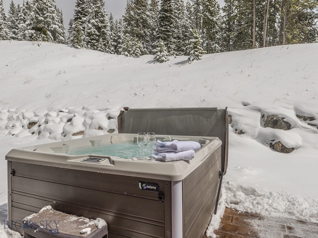 27 Heavy Runner Road