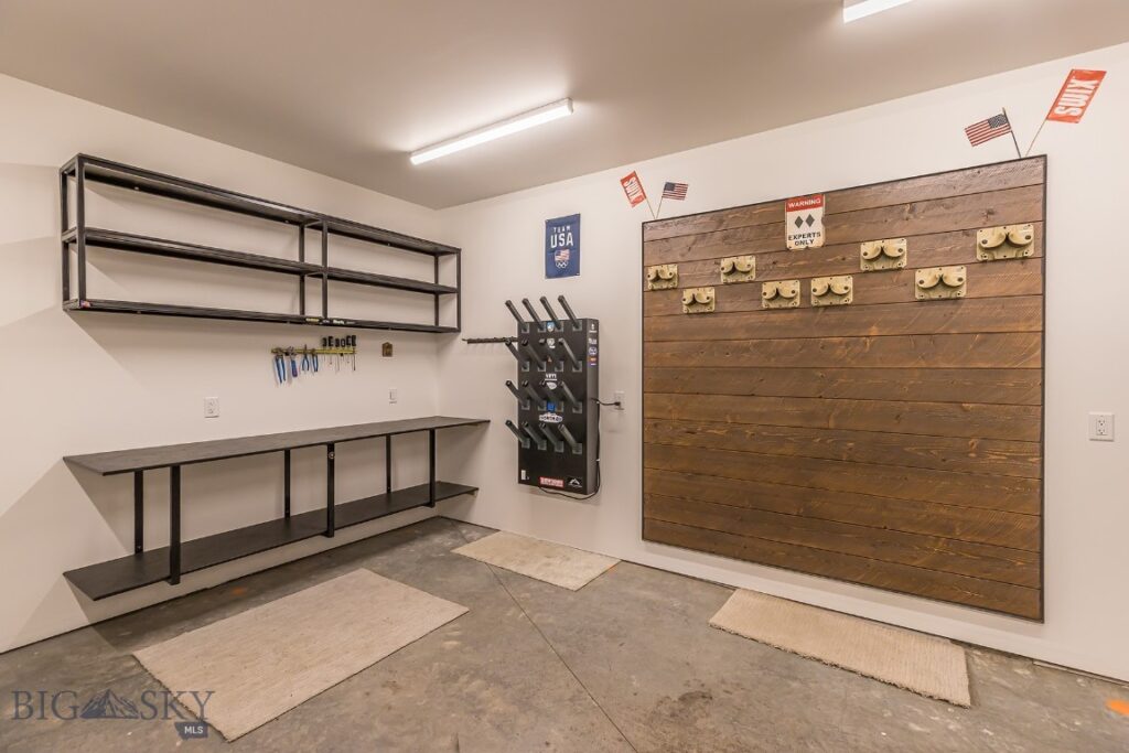 27 Heavy Runner Road