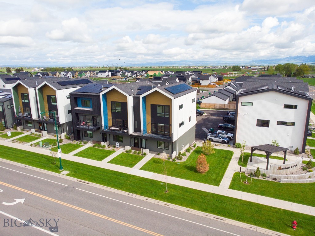 2715 W Graf
