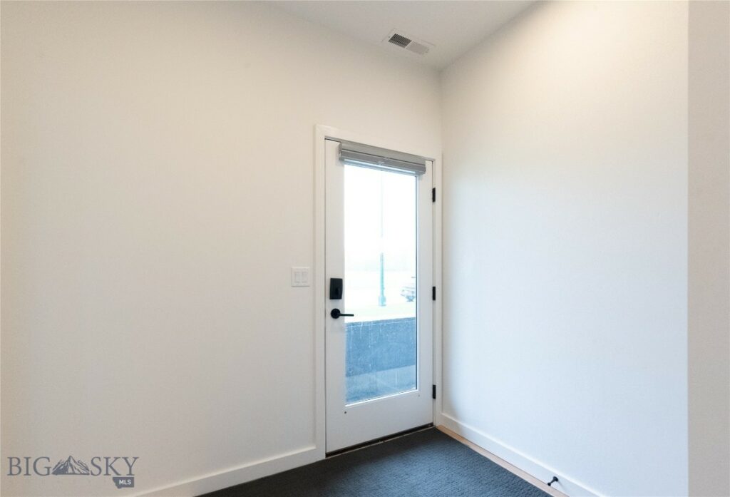 2715 W Graf