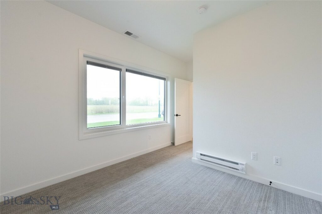 2715 W Graf