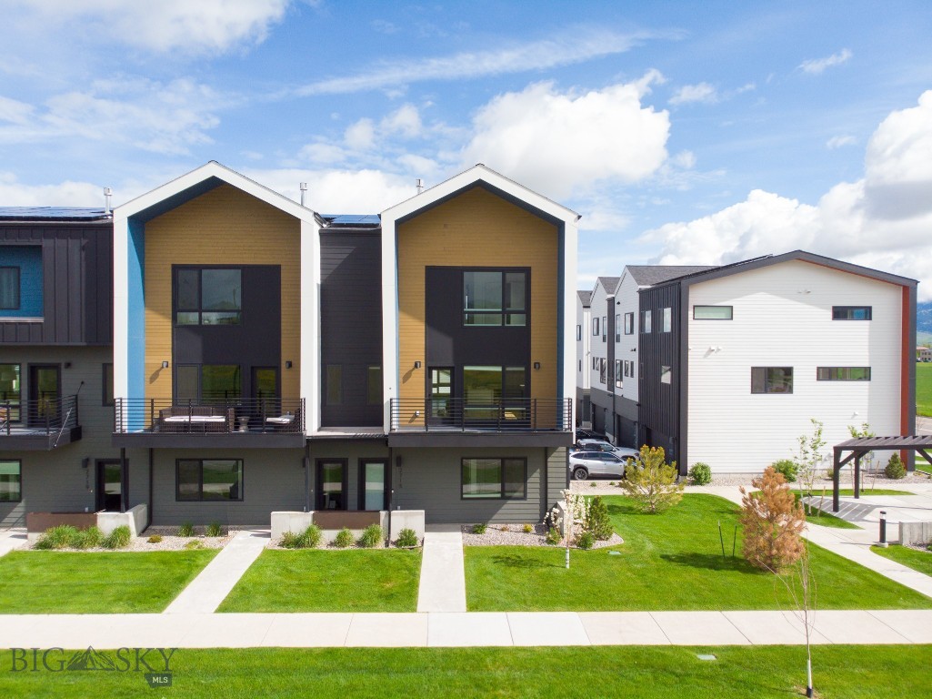 2715 W Graf