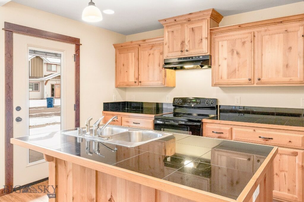 2755 Fen Way