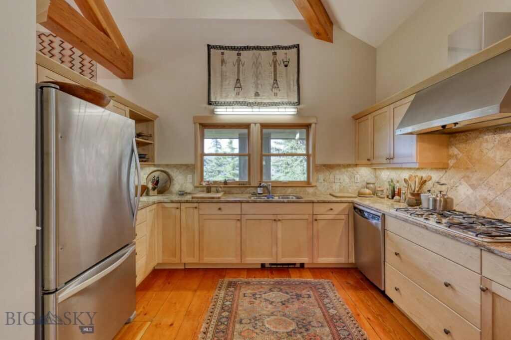 2780 Bobtail Horse Road