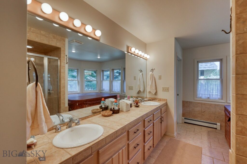 2780 Bobtail Horse Road