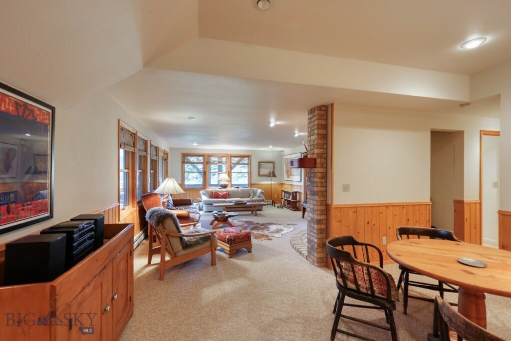 2780 Bobtail Horse Road