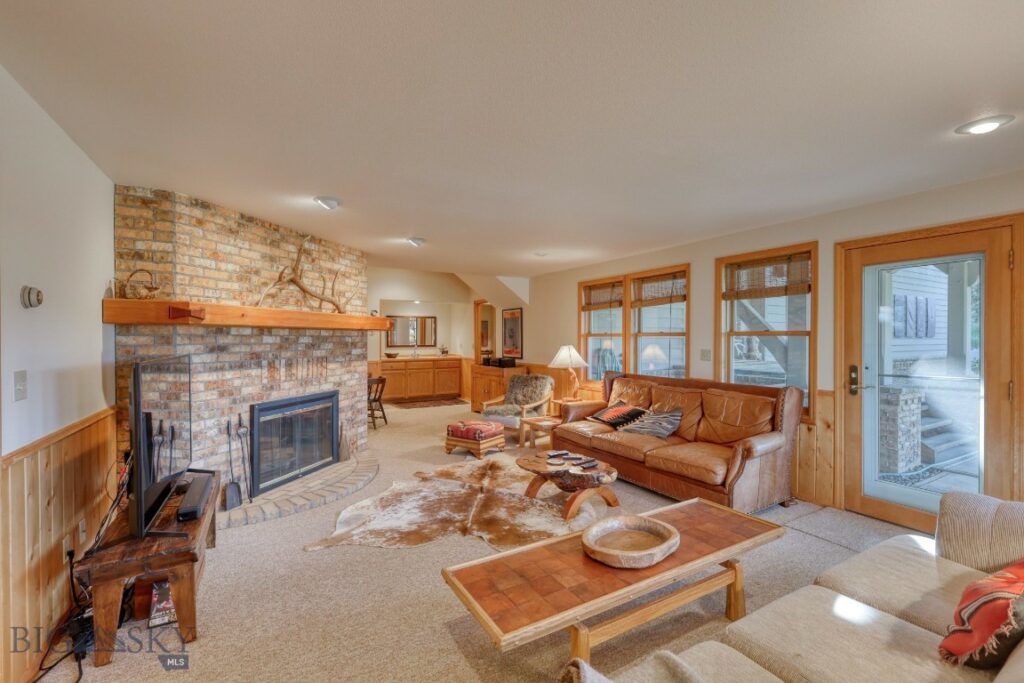 2780 Bobtail Horse Road