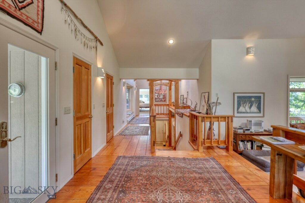 2780 Bobtail Horse Road