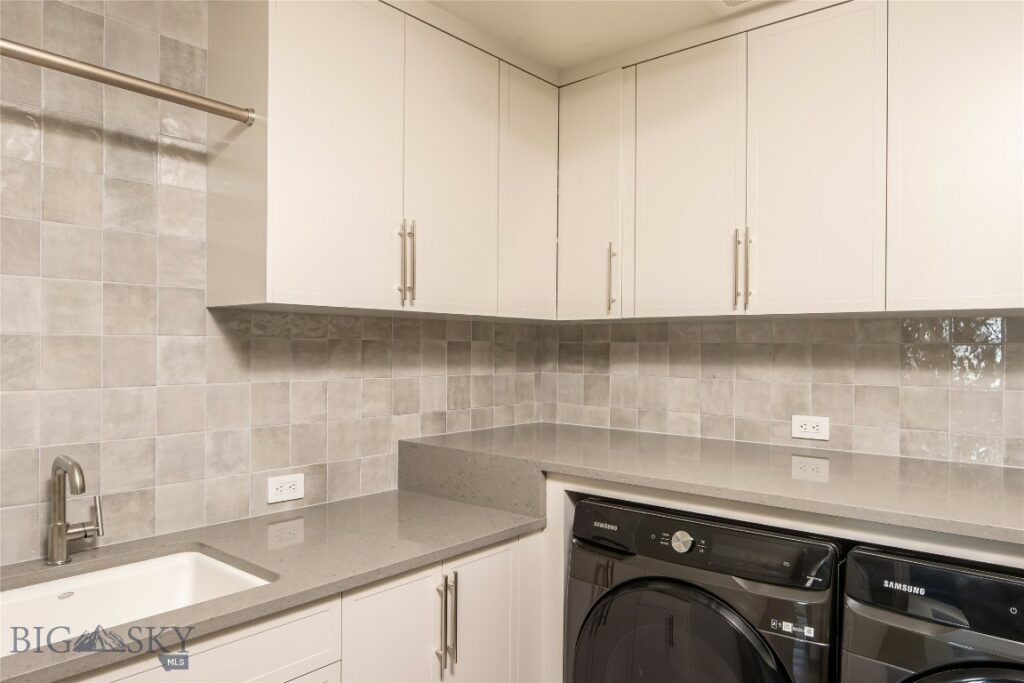 28 Pale Morning Spur