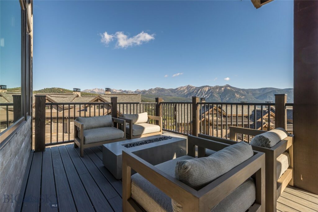 28 Pale Morning Spur