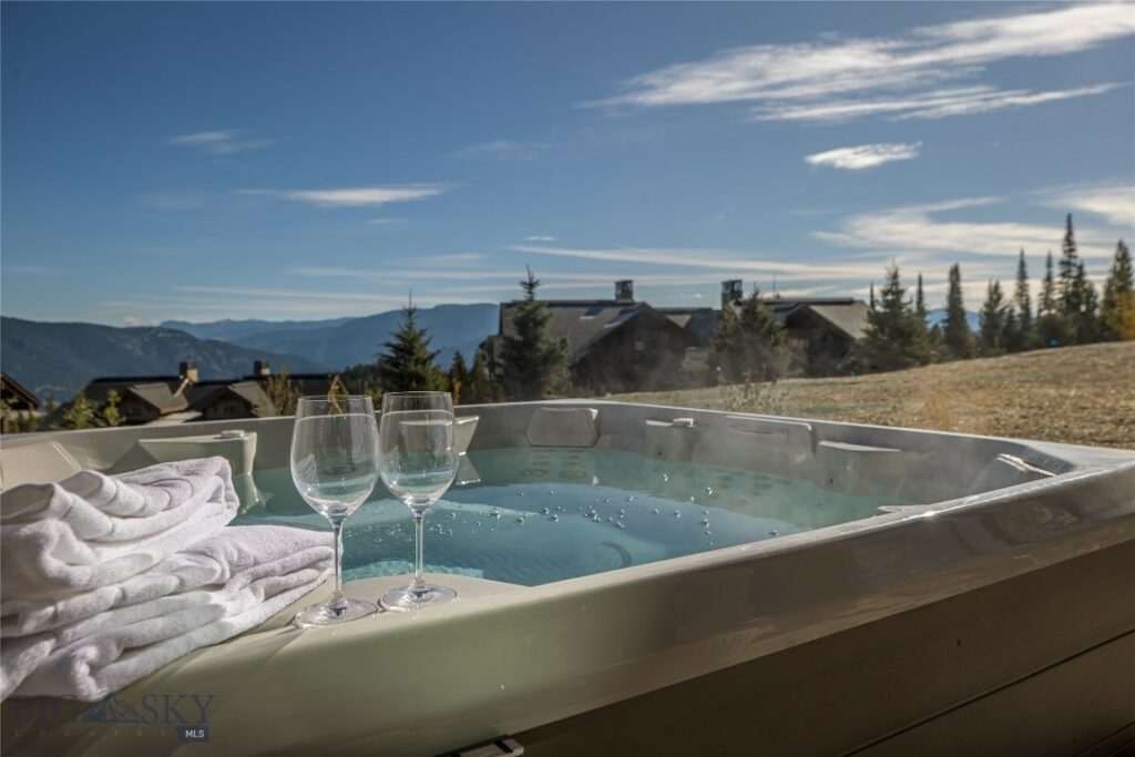 28 Pale Morning Spur