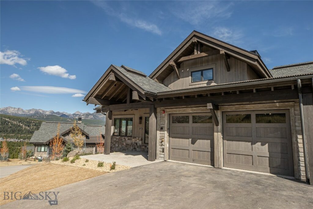 28 Pale Morning Spur