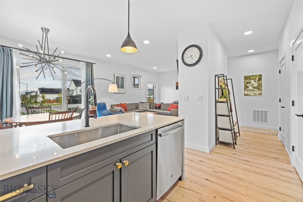2818 Tierra Lane