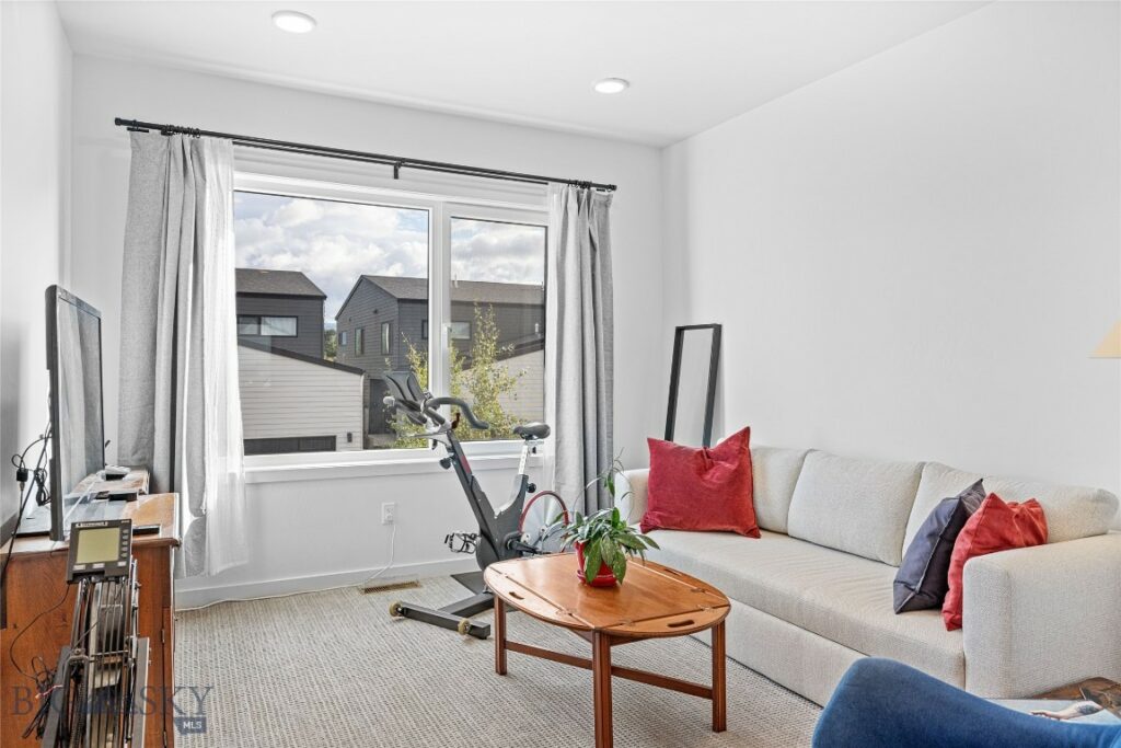 2818 Tierra Lane