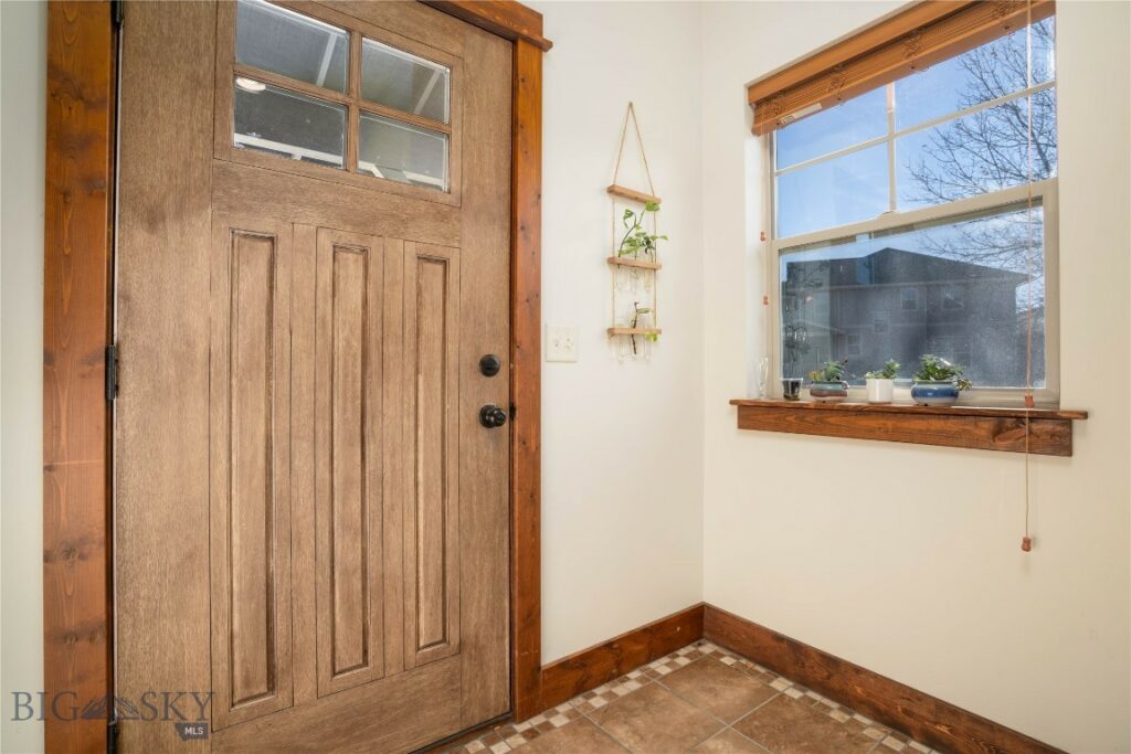 2839 Blackbird Drive