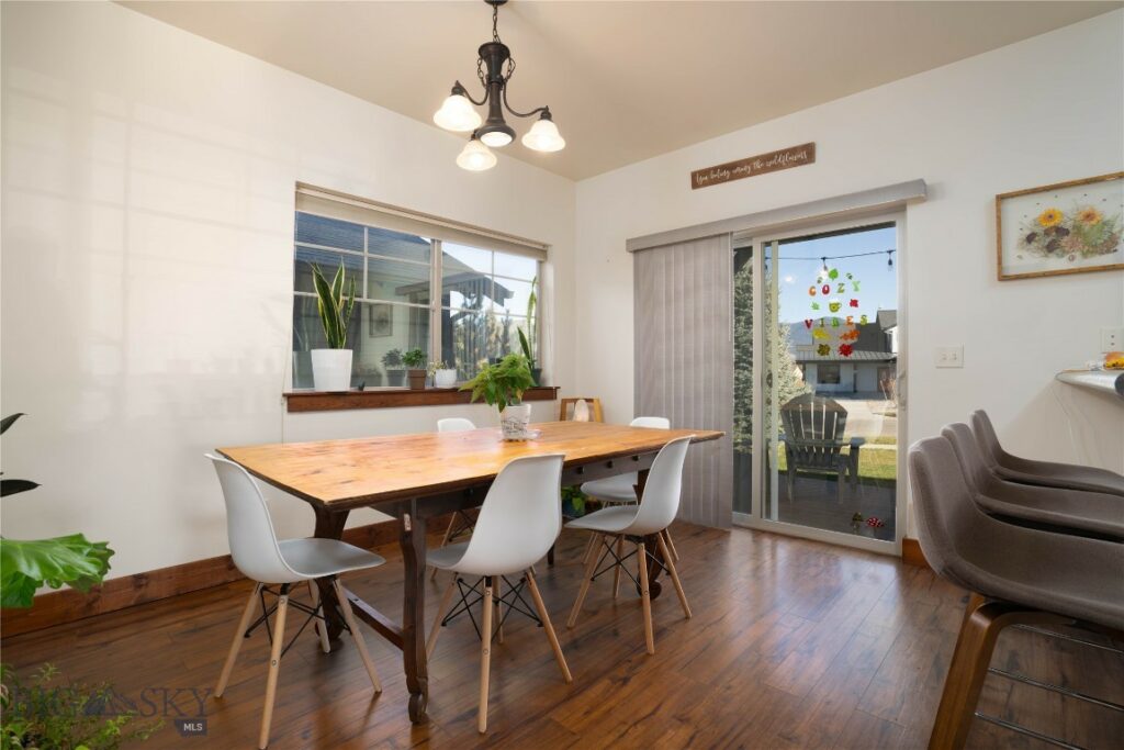 2839 Blackbird Drive