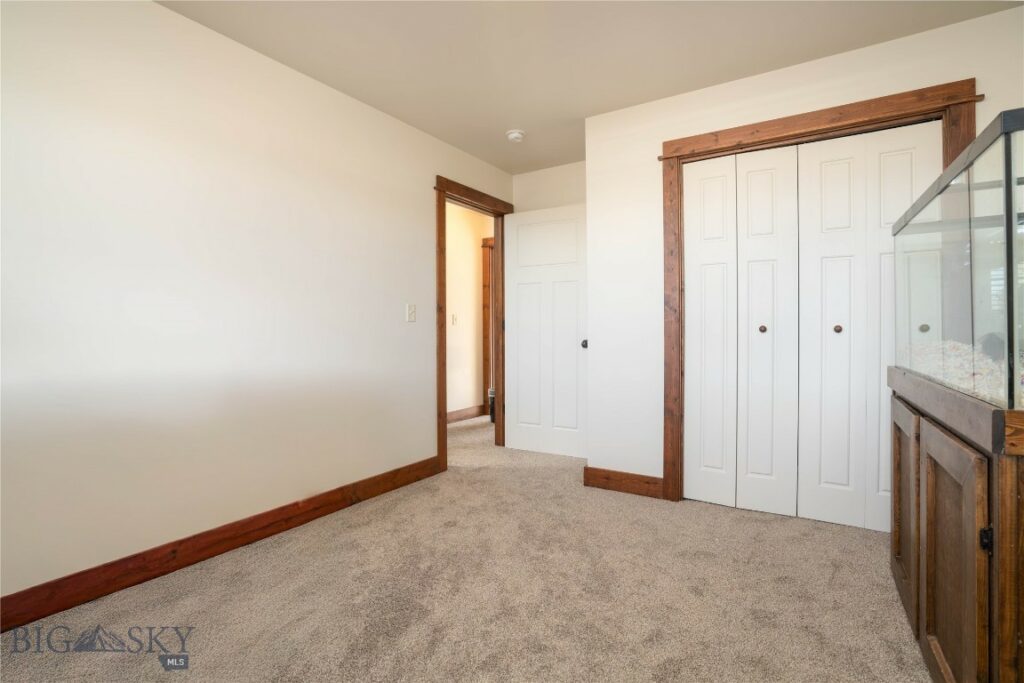 2839 Blackbird Drive