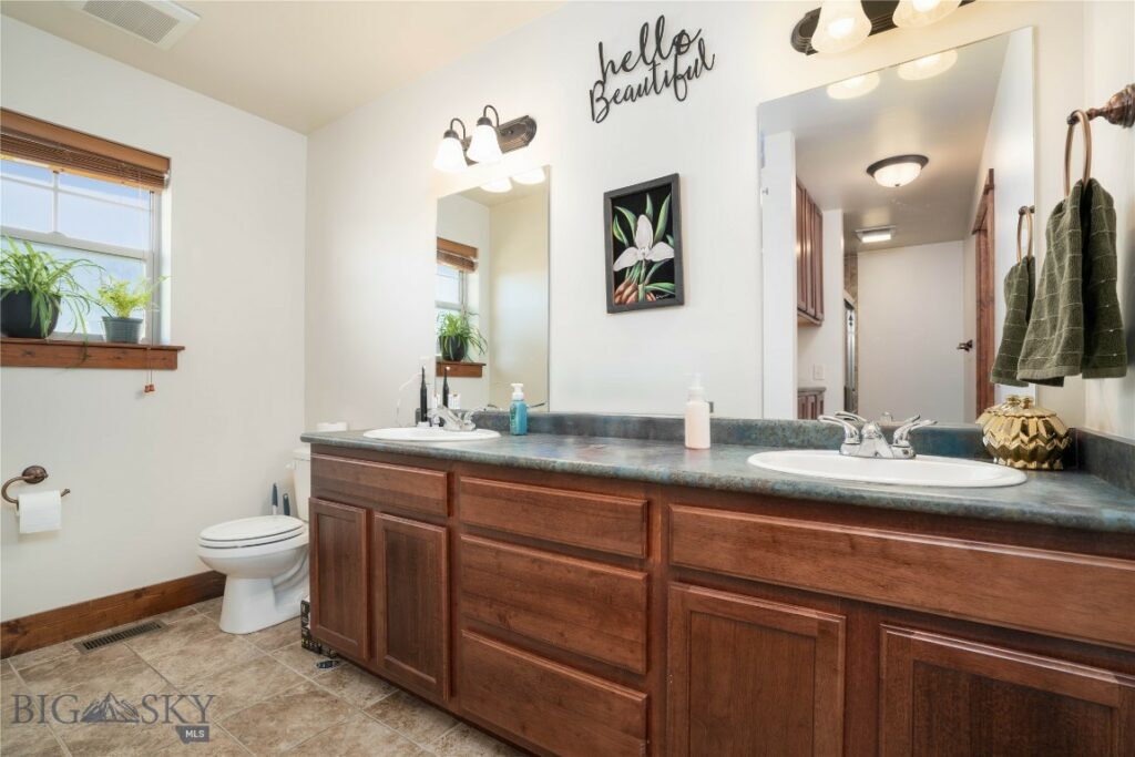 2839 Blackbird Drive