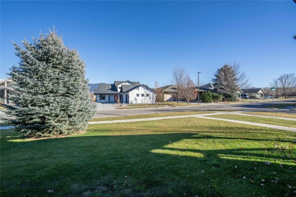 2839 Blackbird Drive