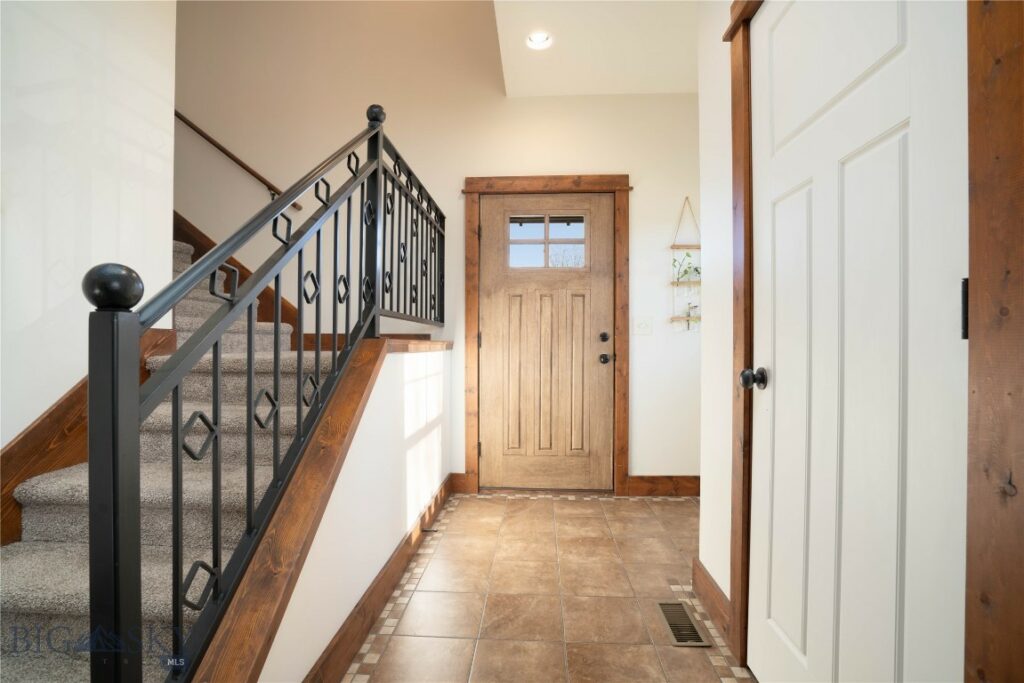 2839 Blackbird Drive