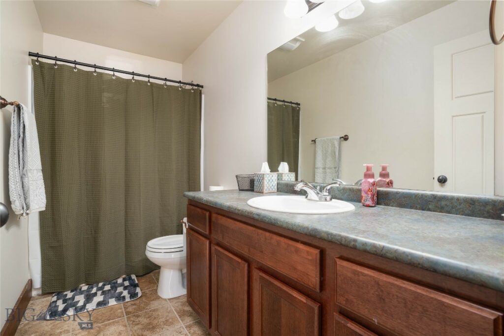 2839 Blackbird Drive