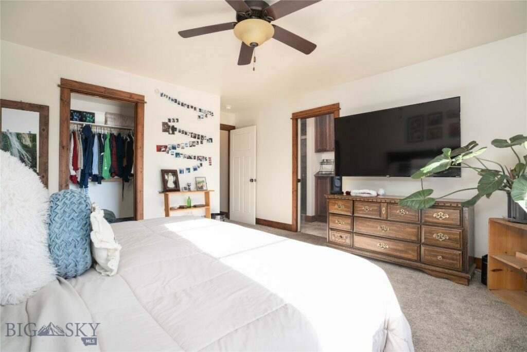 2839 Blackbird Drive