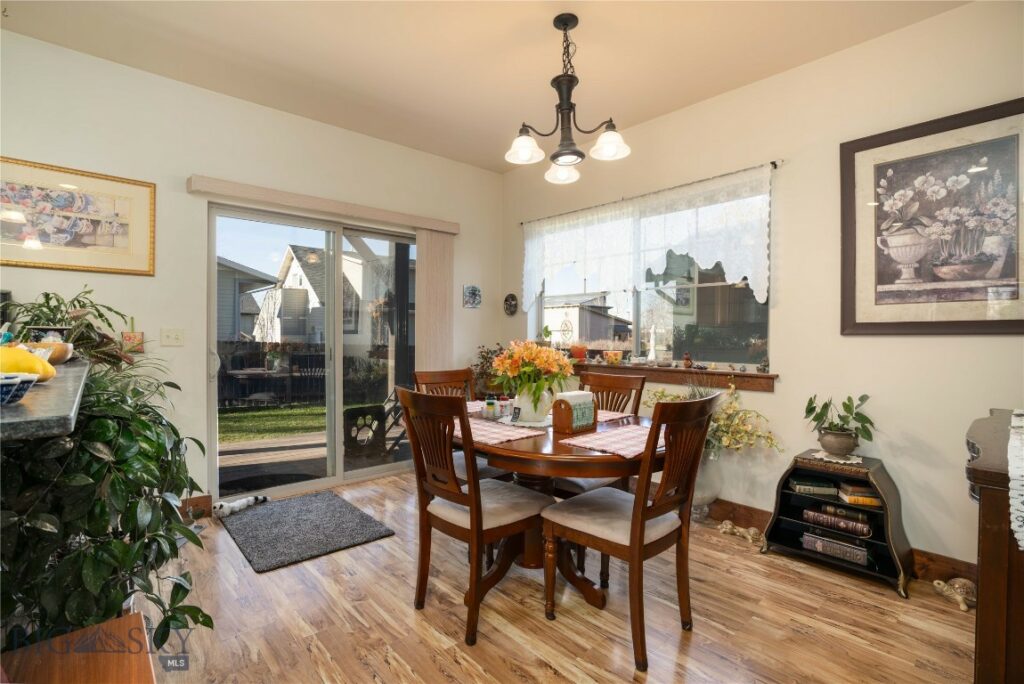 2839 Blackbird Drive