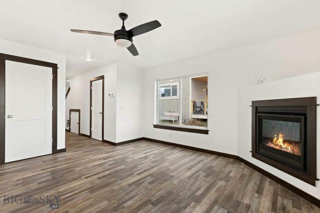 2853 Fen Way