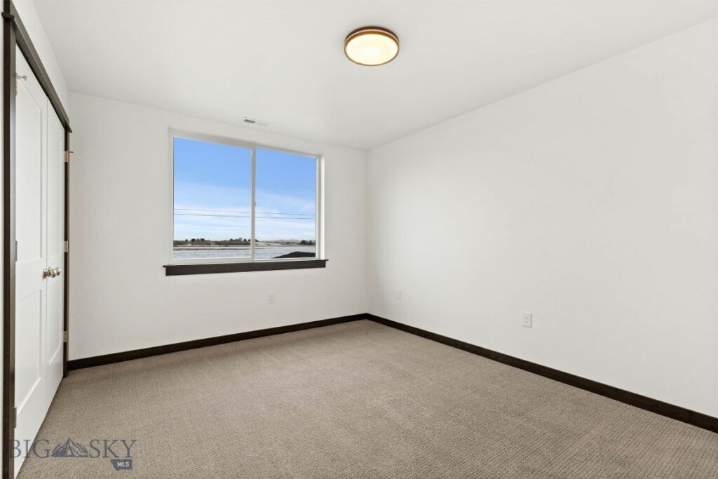 2853 Fen Way