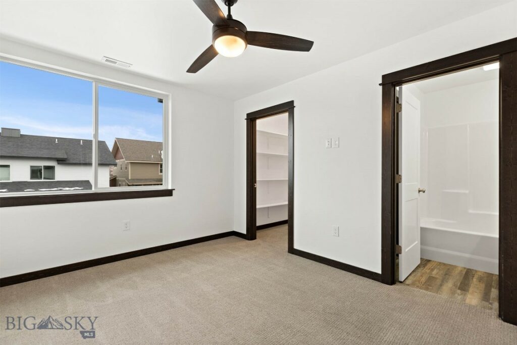 2853 Fen Way