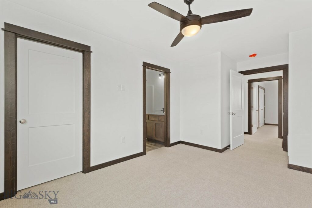 2853 Fen Way