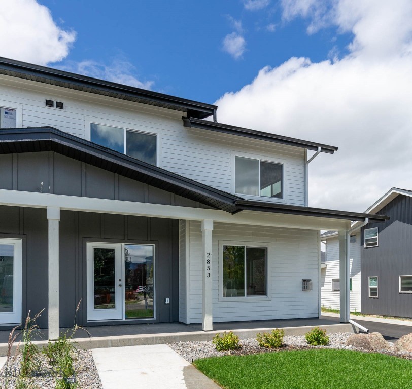 2853 Fen Way