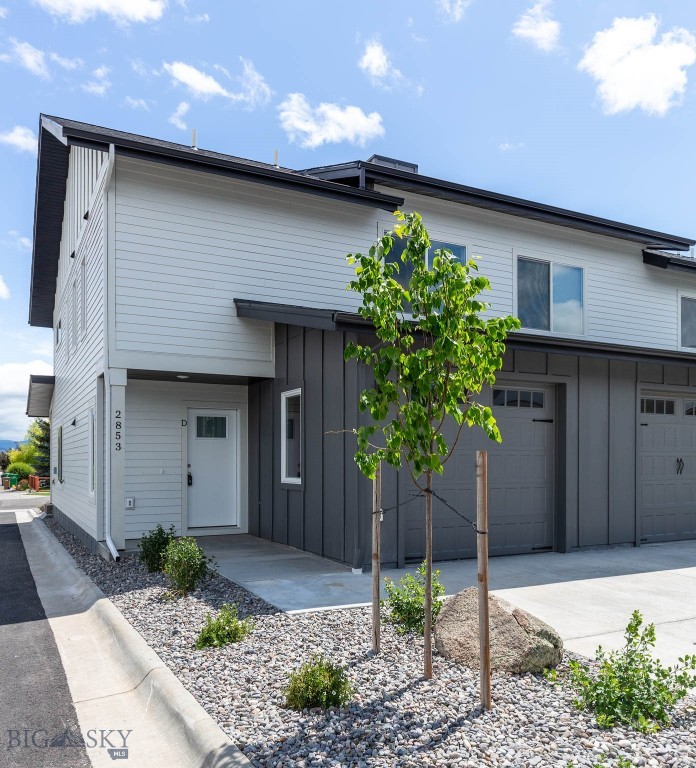 2853 Fen Way
