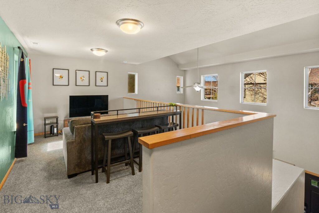 2942 Warbler Way