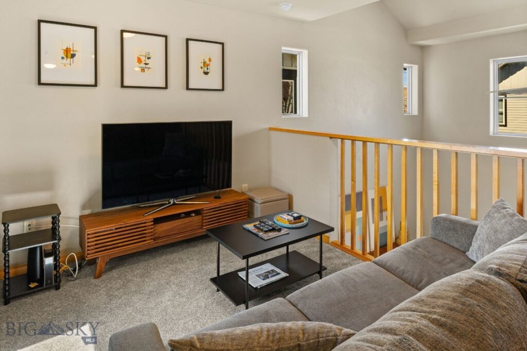 2942 Warbler Way
