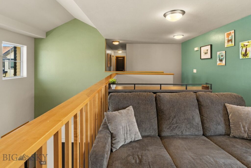 2942 Warbler Way
