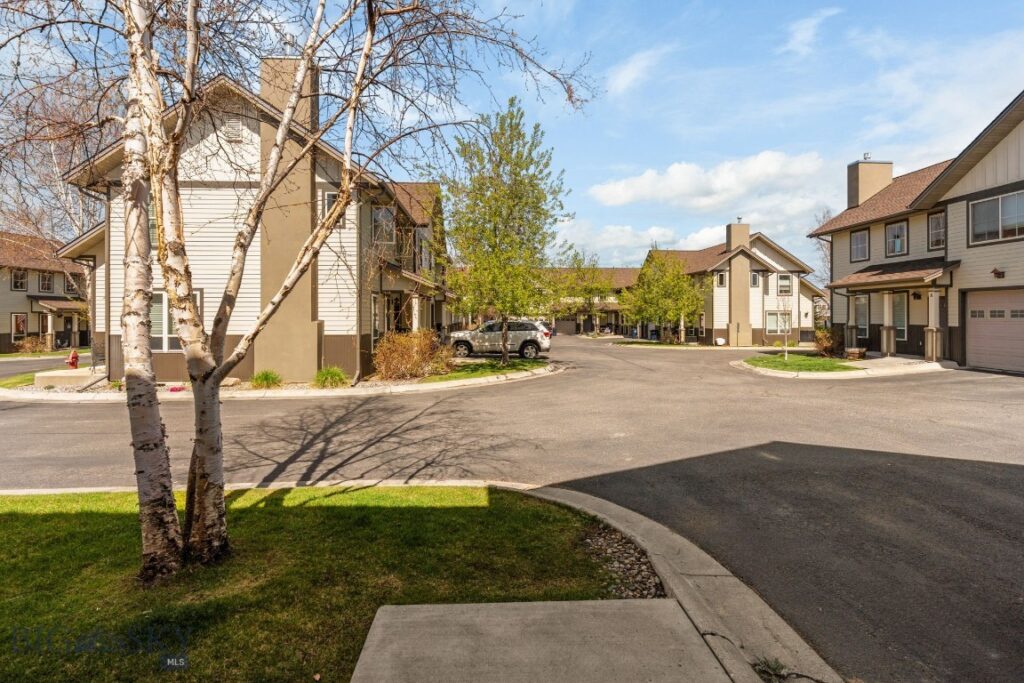 2942 Warbler Way